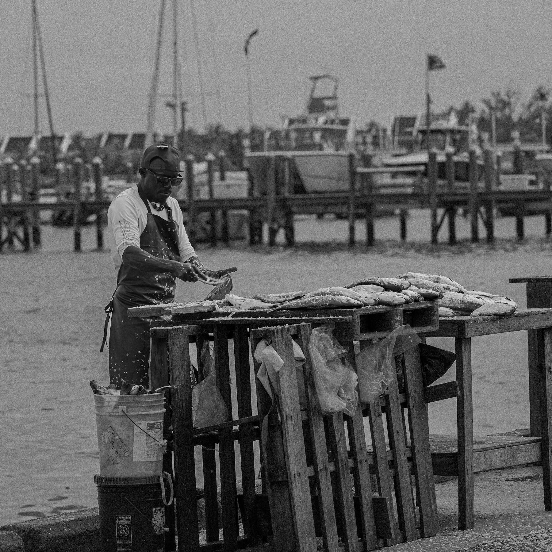 Professionnel de la mer sur son lieu d’activité